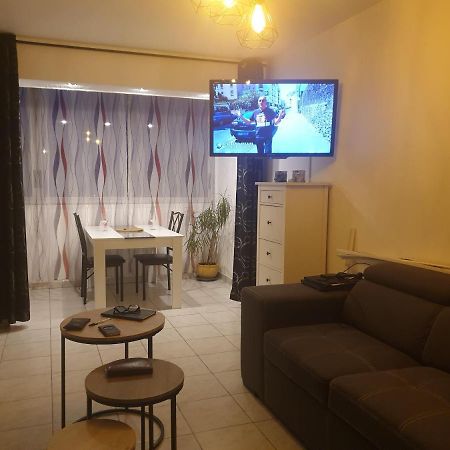 Le Queirele Apartment Le Lavandou Ngoại thất bức ảnh